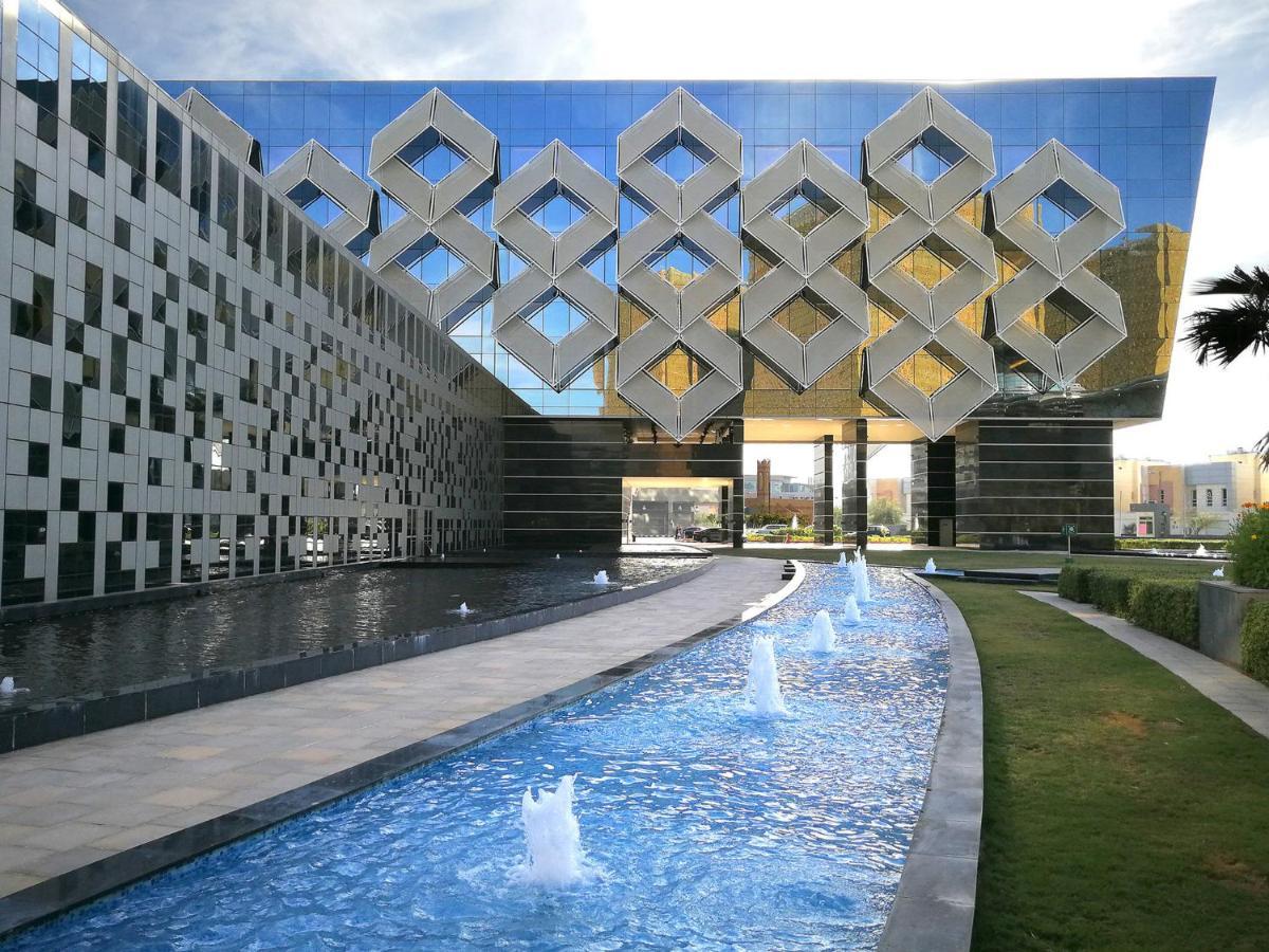 Crowne Plaza Riyadh - Rdc Hotel & Convention By Ihg Luaran gambar The Sheikh Zayed House