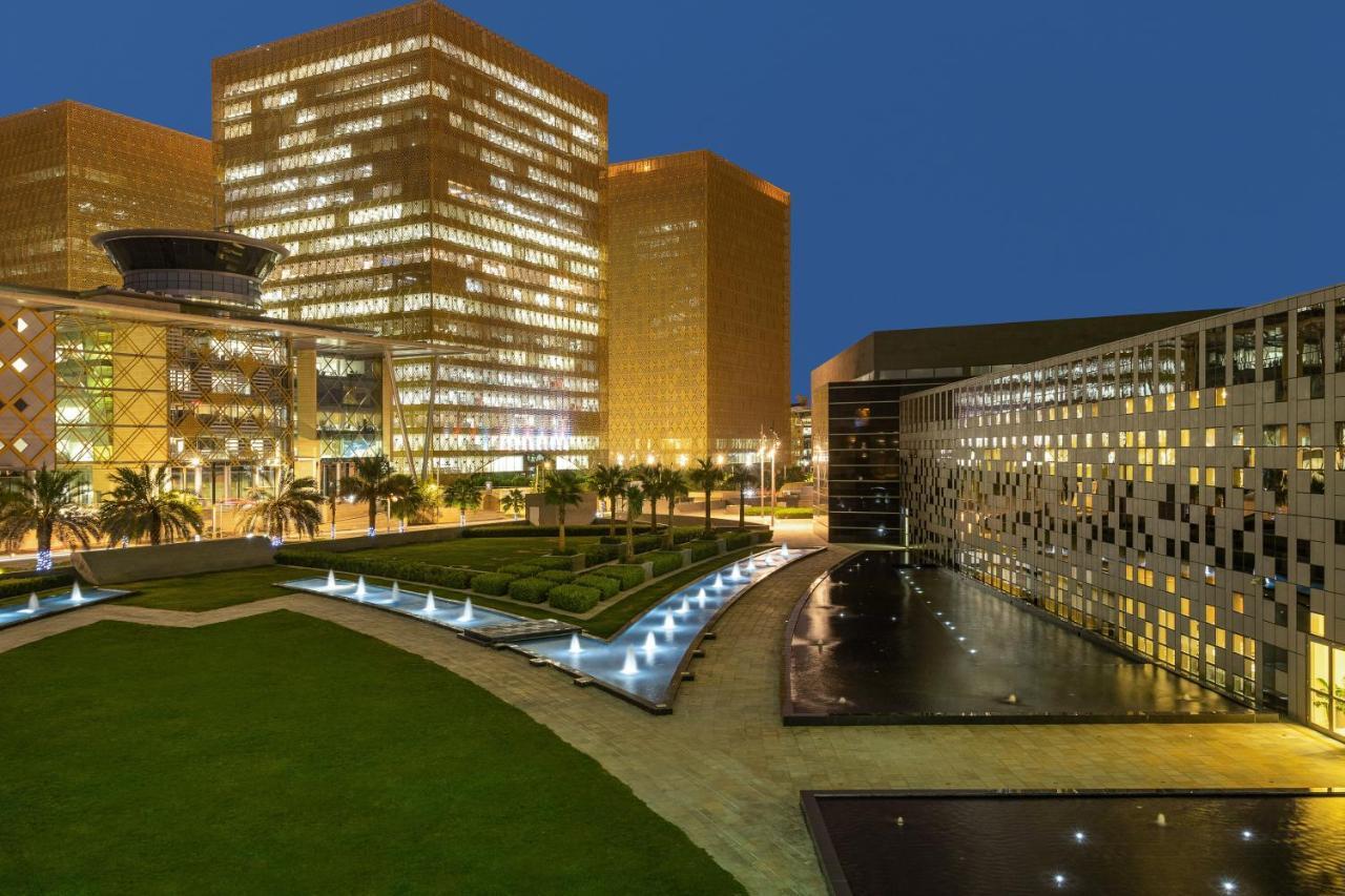 Crowne Plaza Riyadh - Rdc Hotel & Convention By Ihg Luaran gambar The University of Pretoria's Faculty of Law