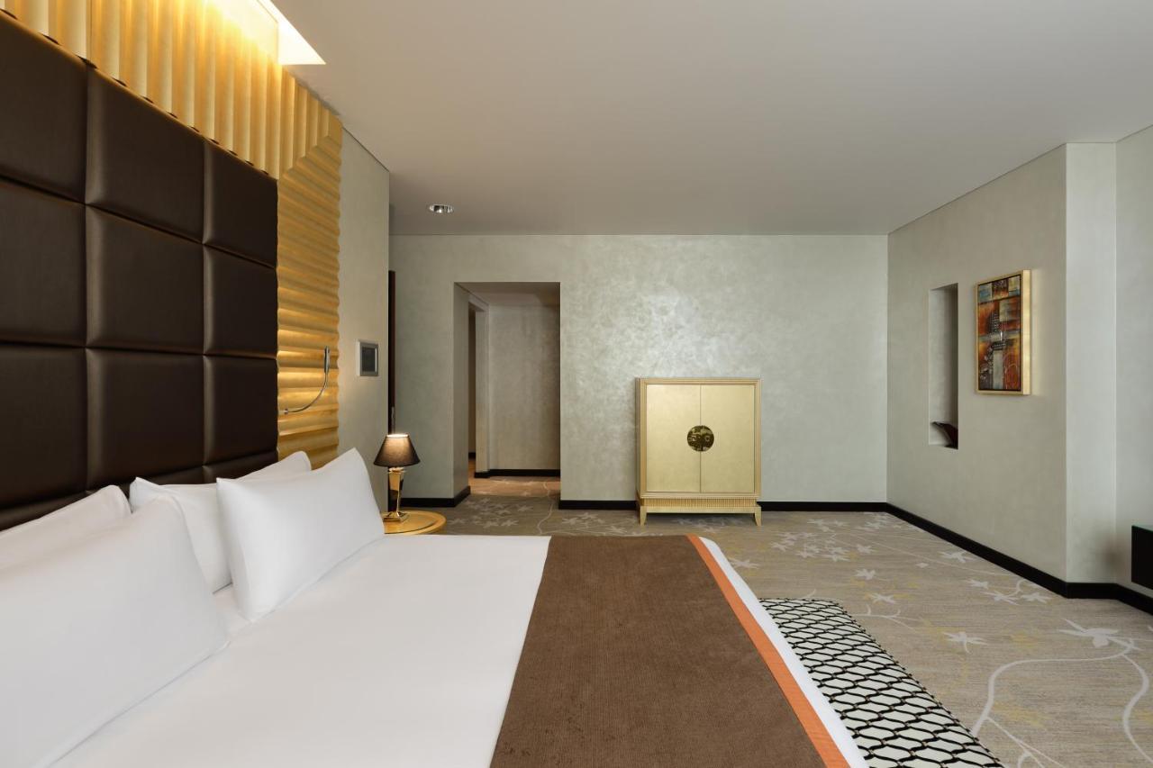 Crowne Plaza Riyadh - Rdc Hotel & Convention By Ihg Luaran gambar A bedroom at the hotel