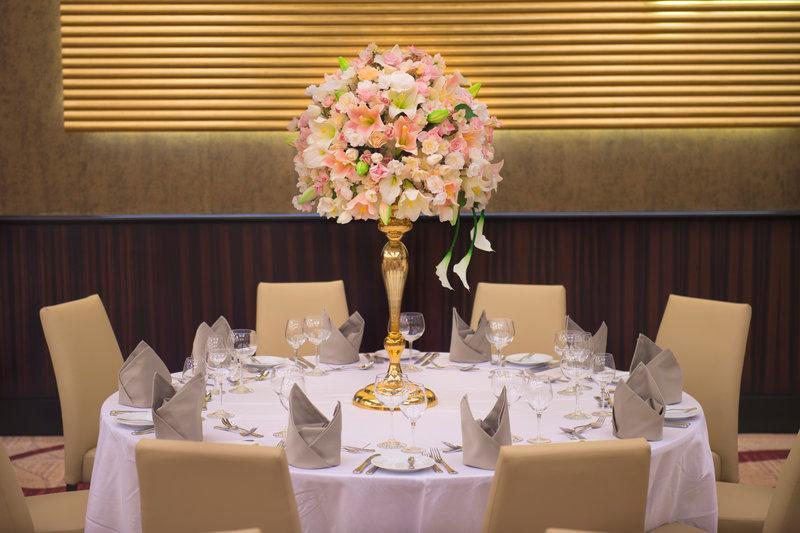 Crowne Plaza Riyadh - Rdc Hotel & Convention By Ihg Luaran gambar A table set for a formal dinner