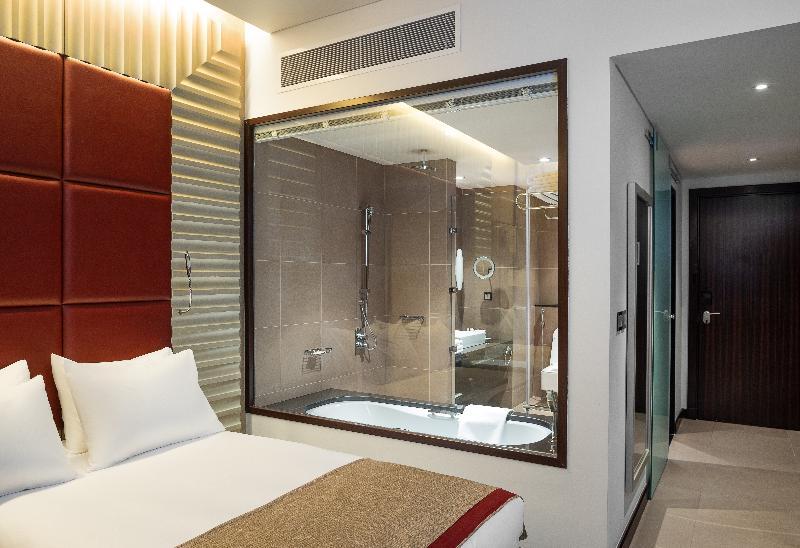 Crowne Plaza Riyadh - Rdc Hotel & Convention By Ihg Luaran gambar A room at the hotel